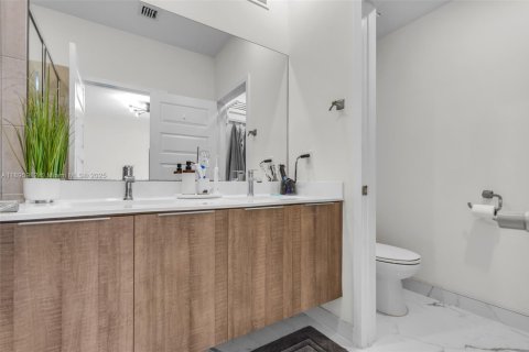 Touwnhouse à vendre à Doral, Floride: 4 chambres, 200.95 m2 № 1948520 - photo 27