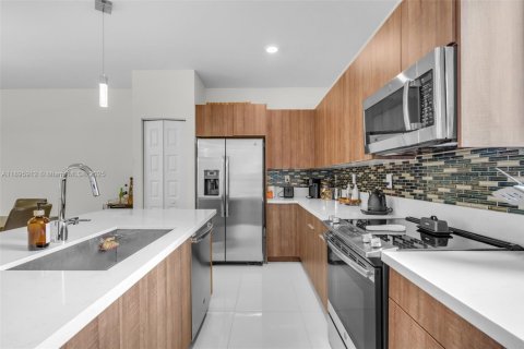 Touwnhouse à vendre à Doral, Floride: 4 chambres, 200.95 m2 № 1948520 - photo 11