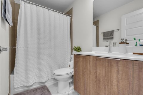 Touwnhouse à vendre à Doral, Floride: 4 chambres, 200.95 m2 № 1948520 - photo 17