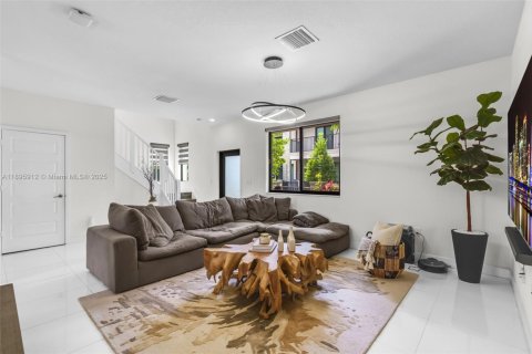 Touwnhouse à vendre à Doral, Floride: 4 chambres, 200.95 m2 № 1948520 - photo 7