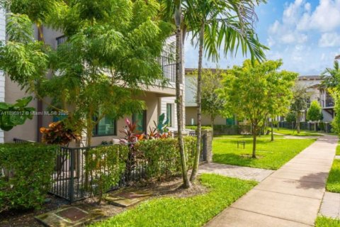 Touwnhouse à vendre à Doral, Floride: 4 chambres, 200.95 m2 № 1948520 - photo 3