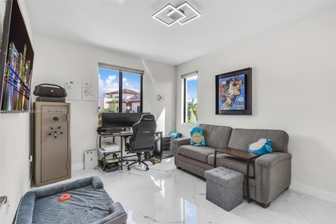 Touwnhouse à vendre à Doral, Floride: 4 chambres, 200.95 m2 № 1948520 - photo 18