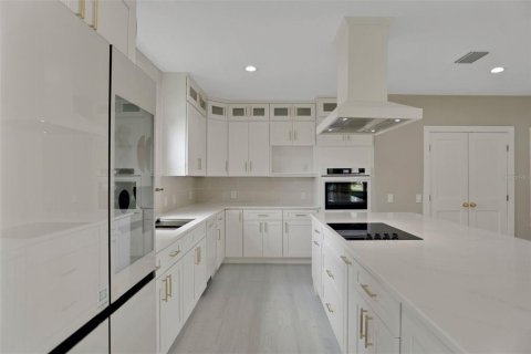 House in Lakeland, Florida 5 bedrooms, 259.1 sq.m. № 1913335 - photo 8