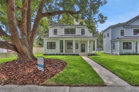 House in Lakeland, Florida 5 bedrooms, 259.1 sq.m. № 1913335 - photo 2