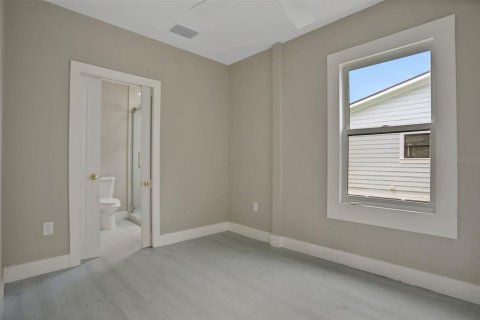 House in Lakeland, Florida 5 bedrooms, 259.1 sq.m. № 1913335 - photo 22