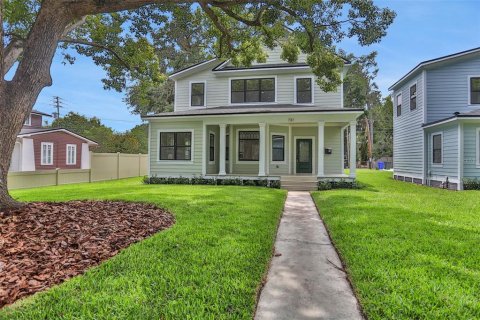 House in Lakeland, Florida 5 bedrooms, 259.1 sq.m. № 1913335 - photo 1