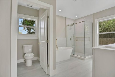 House in Lakeland, Florida 5 bedrooms, 259.1 sq.m. № 1913335 - photo 21