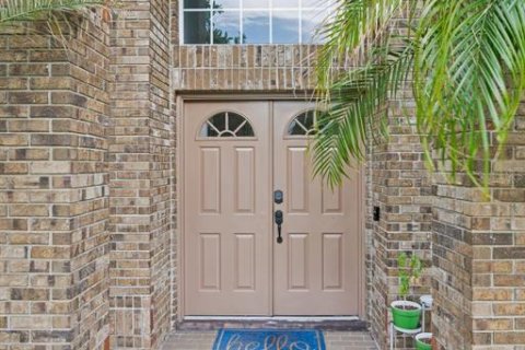 House in Orlando, Florida 4 bedrooms, 224.45 sq.m. № 2150445 - photo 4