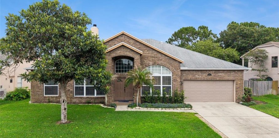 House in Orlando, Florida 4 bedrooms, 224.45 sq.m. № 2150445