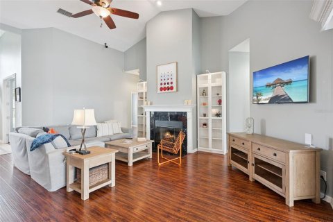 House in Orlando, Florida 4 bedrooms, 224.45 sq.m. № 2150445 - photo 13
