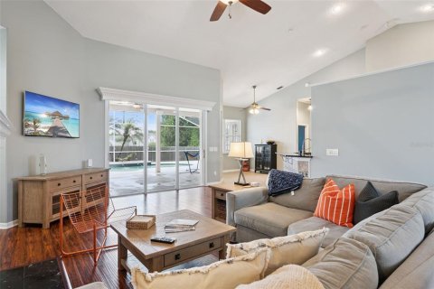 House in Orlando, Florida 4 bedrooms, 224.45 sq.m. № 2150445 - photo 12
