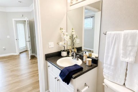 Condo in Orlando, Florida, 2 bedrooms № 2258544 - photo 16