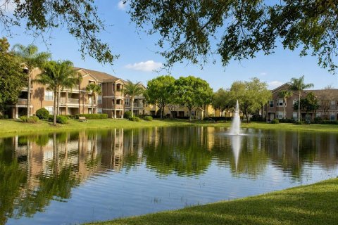 Condo in Orlando, Florida, 2 bedrooms № 2258544 - photo 22