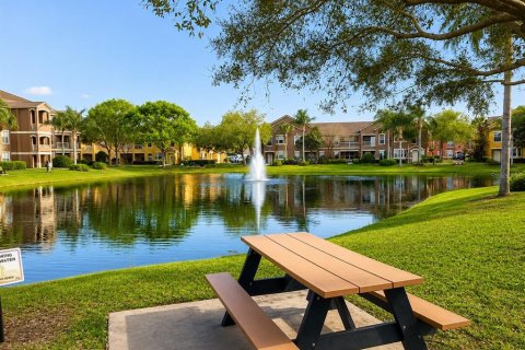 Condo in Orlando, Florida, 2 bedrooms № 2258544 - photo 23
