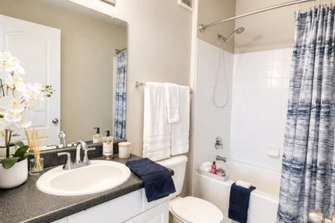 Condo in Orlando, Florida, 2 bedrooms № 2258544 - photo 17