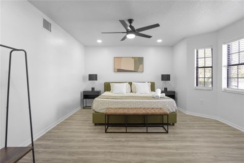 Casa en alquiler en Kissimmee, Florida, 6 dormitorios, 354.61 m2 № 2218906 - foto 16