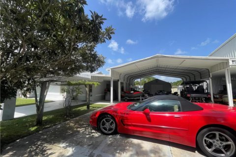 House in Okeechobee, Florida 3 bedrooms, 132.39 sq.m. № 981719 - photo 1
