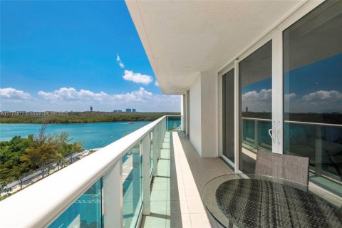 Condo in Sunny Isles Beach, Florida, 2 bedrooms  № 1711408 - photo 9