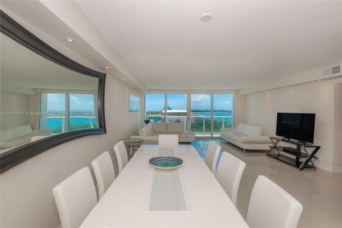 Condo in Sunny Isles Beach, Florida, 2 bedrooms  № 1711408 - photo 13
