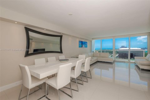 Condo in Sunny Isles Beach, Florida, 2 bedrooms  № 1711408 - photo 12