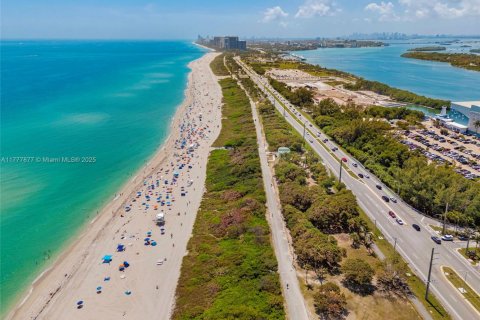 Condo in Sunny Isles Beach, Florida, 2 bedrooms  № 1711408 - photo 3