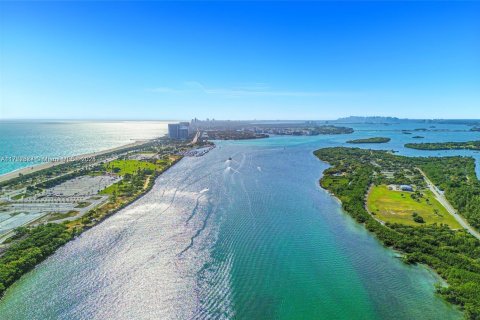 Condo in Sunny Isles Beach, Florida, 2 bedrooms  № 1711408 - photo 4