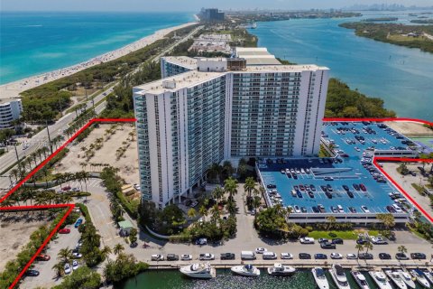 Condo in Sunny Isles Beach, Florida, 2 bedrooms  № 1711408 - photo 7