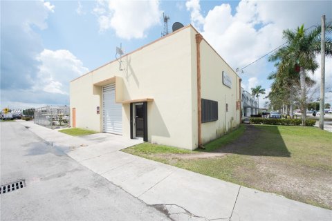 Commercial property in Homestead, Florida № 1691942 - photo 3