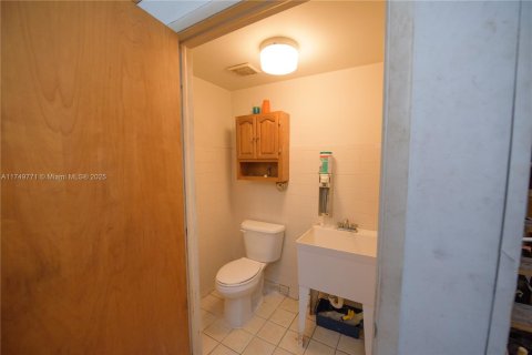 Commercial property in Homestead, Florida № 1691942 - photo 7