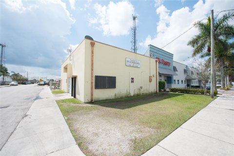 Commercial property in Homestead, Florida № 1691942 - photo 18