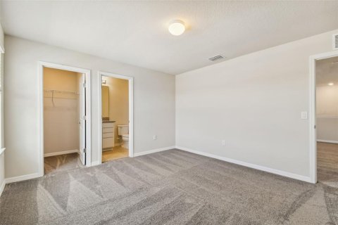 House in Wesley Chapel, Florida 5 bedrooms, 268.86 sq.m. № 2259475 - photo 15