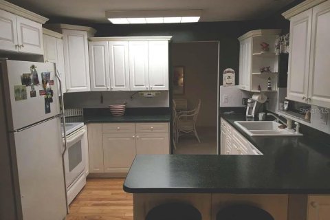 Casa en venta en Titusville, Florida, 4 dormitorios, 157.1 m2 № 2266854 - foto 5