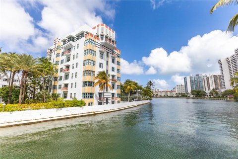 Copropriété à louer à Miami Beach, Floride: 49.8 m2 № 2068069 - photo 17