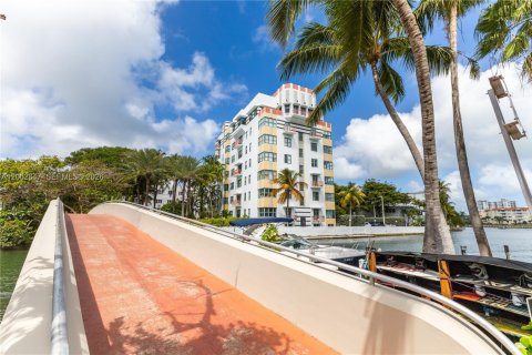 Copropriété à louer à Miami Beach, Floride: 49.8 m2 № 2068069 - photo 19