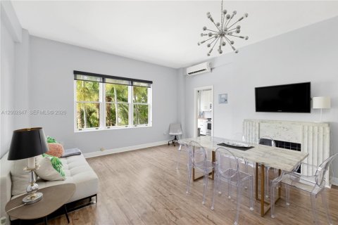 Condo in Miami Beach, Florida  № 2068069 - photo 26