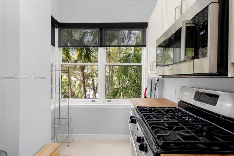 Copropriété à louer à Miami Beach, Floride: 49.8 m2 № 2068069 - photo 2