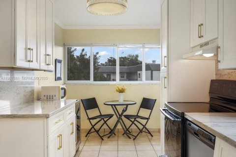 Copropriété à vendre à Tamarac, Floride: 2 chambres, 99.87 m2 № 1985980 - photo 6