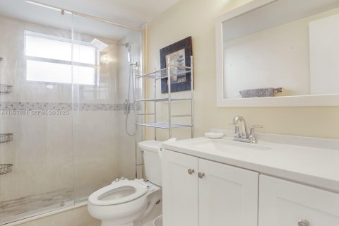 Copropriété à vendre à Tamarac, Floride: 2 chambres, 99.87 m2 № 1985980 - photo 17