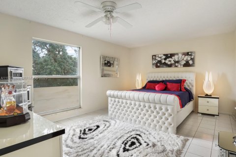 Copropriété à vendre à Tamarac, Floride: 2 chambres, 99.87 m2 № 1985980 - photo 11