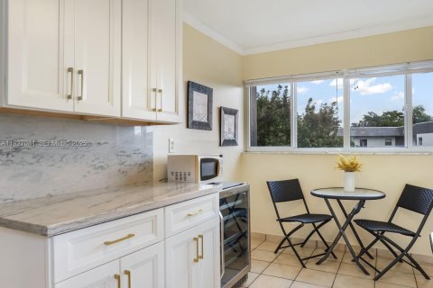 Copropriété à vendre à Tamarac, Floride: 2 chambres, 99.87 m2 № 1985980 - photo 7