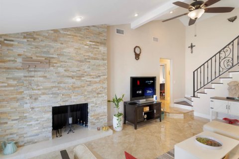 House in West Palm Beach, Florida 3 bedrooms, 157.93 sq.m. № 2169483 - photo 4
