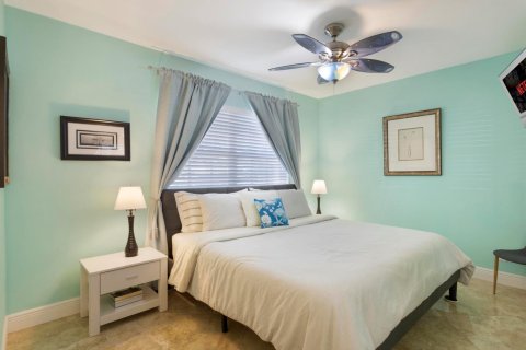 House in West Palm Beach, Florida 3 bedrooms, 157.93 sq.m. № 2169483 - photo 15