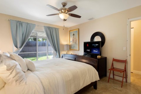 House in West Palm Beach, Florida 3 bedrooms, 157.93 sq.m. № 2169483 - photo 13