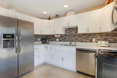 House in West Palm Beach, Florida 3 bedrooms, 157.93 sq.m. № 2169483 - photo 9