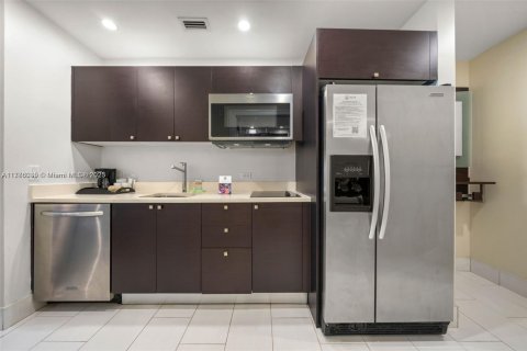 Condominio en venta en Doral, Florida, 1 dormitorio, 65.5 m2 № 2023071 - foto 8