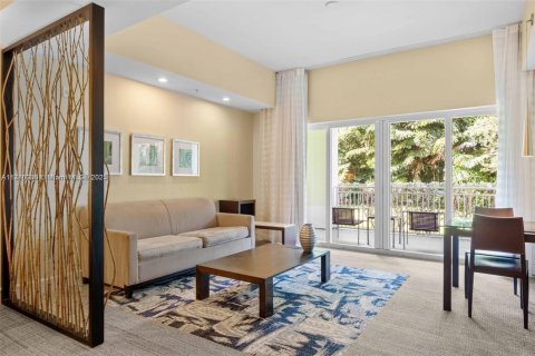 Condominio en venta en Doral, Florida, 1 dormitorio, 65.5 m2 № 2023071 - foto 5