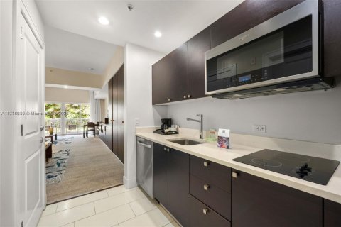 Condominio en venta en Doral, Florida, 1 dormitorio, 65.5 m2 № 2023071 - foto 7
