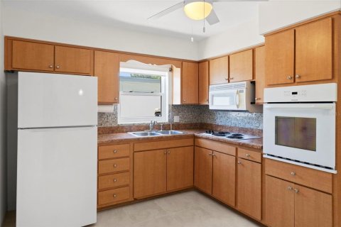 Casa en venta en Largo, Florida, 3 dormitorios, 137.03 m2 № 2152097 - foto 14