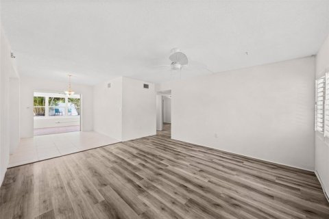 Casa en venta en Largo, Florida, 3 dormitorios, 137.03 m2 № 2152097 - foto 9