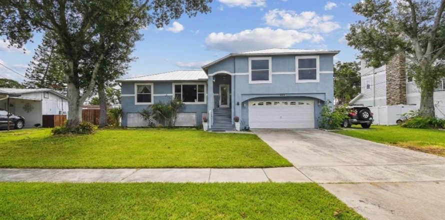 House in Oldsmar, Florida 3 bedrooms, 154.22 sq.m. № 2157208